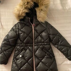 MICHAEL Michael Kors Black Quilted Puffer Coat with Faux Fur Hood Trim